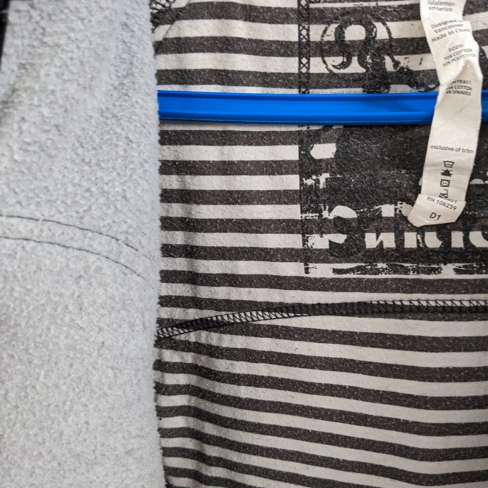 Good used condition Lululemon Scuba hoodie - Picture 2 of 5